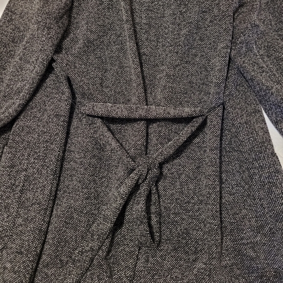 Like new reitmans 12 knit blazer jacket black and white knit - Picture 6 of 6